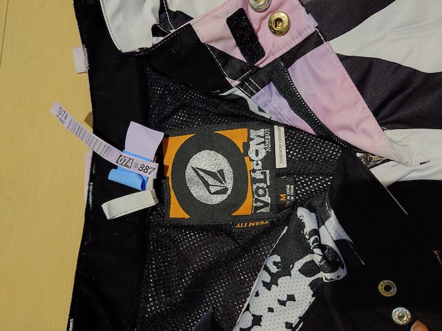 VOLCOM@Xm[EFA  uh 