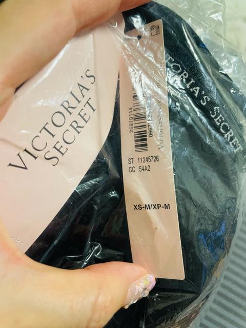 Vi@Victoria's Secret SuV[cZbg@mC[