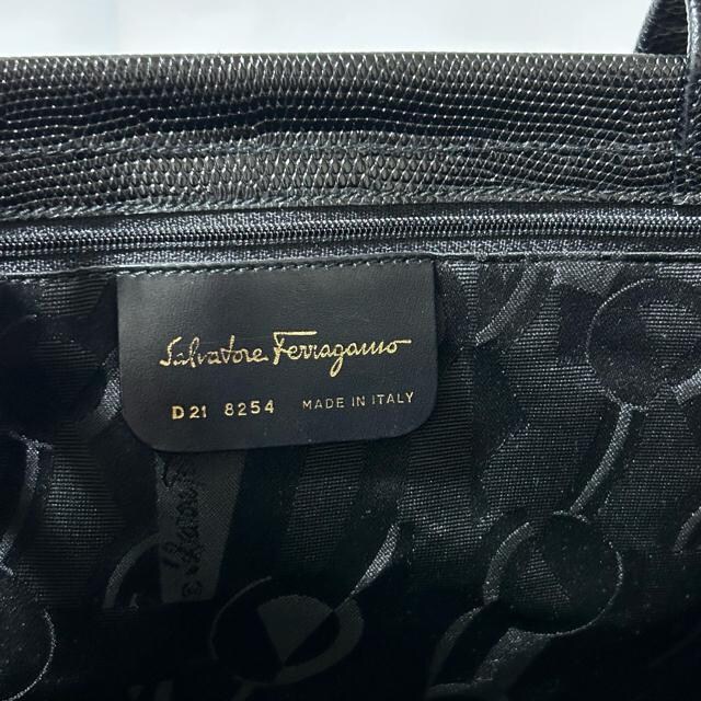 i Salvatore Ferragamo tFK @ V_[obO ^U[  uh 