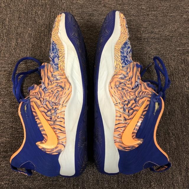  NIKE iCL ubN Xj[J[ DM1054-400
