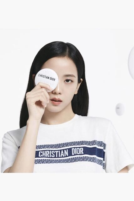VhɐOwɁChristianDior {  uh 