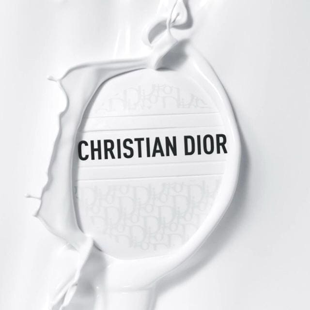 VhɐOwɁChristianDior {  uh 
