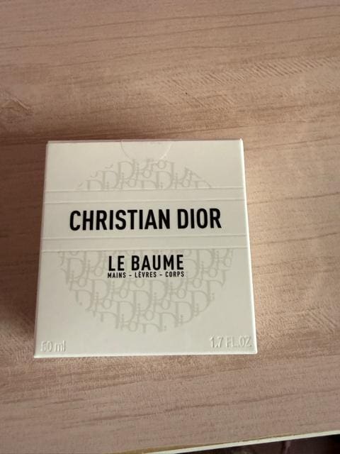 VhɐOwɁChristianDior {  uh 