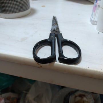 nT~