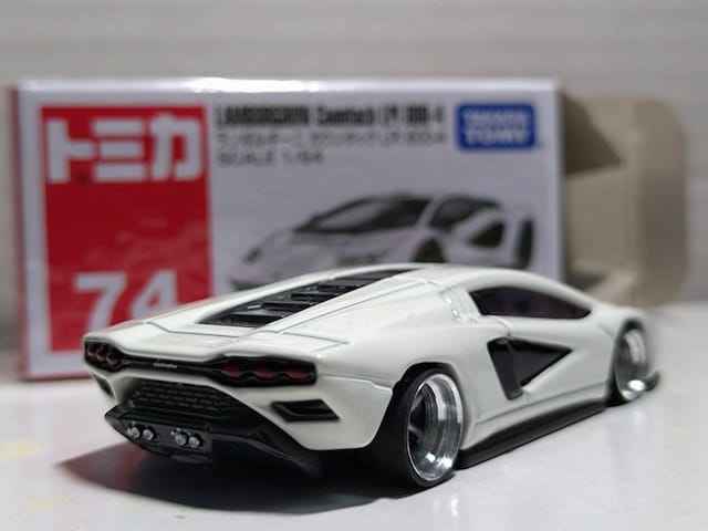 yg~Jz{Mj JE^bN LPI 800-4  zr[ 