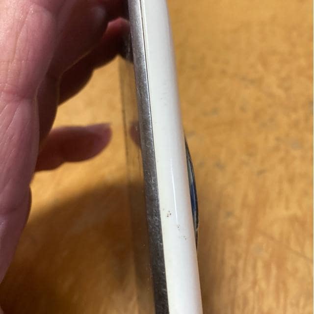 iPhone ^ԕs@32GB WN  Ɠd/AV 