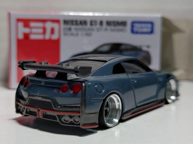 yg~JzY NISSAN GT-R NISMO  zr[ 