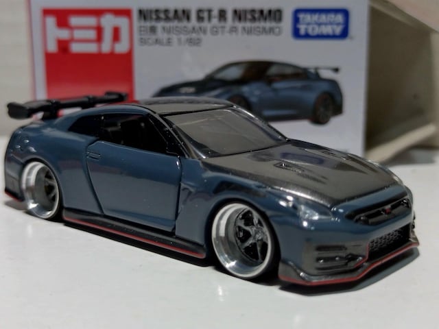 yg~JzY NISSAN GT-R NISMO  zr[ 