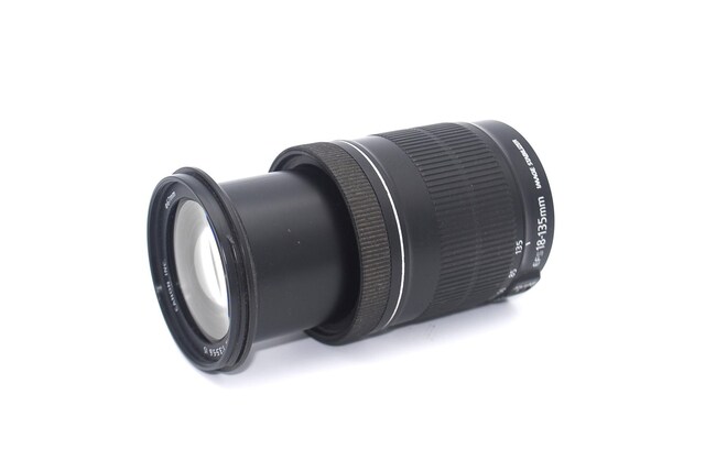 Canon EF-S 18-135mm F3.5-5.6 IS  Ɠd/AV 