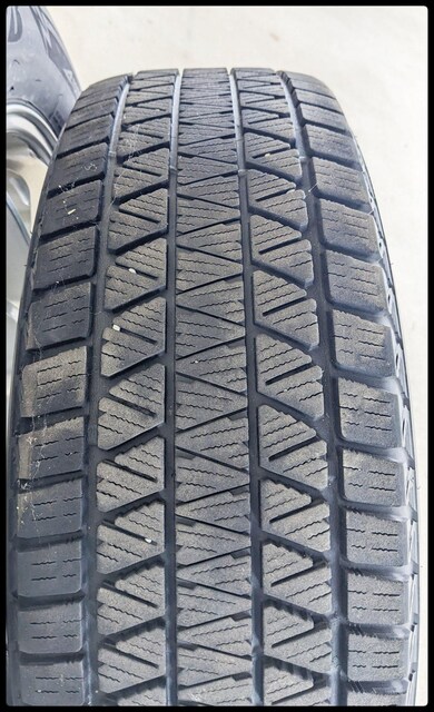 uWXg^X^bhX@DM?V3^215/70R16^n̂ݑΉ  /oCN