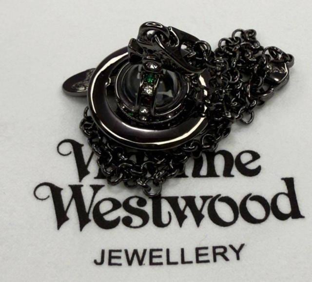 Vivienne Westwood ^Cj[I[u lbNX ubN NA  uh 