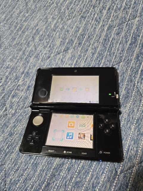 3DS{̃ubNi  Q[{/\tg 
