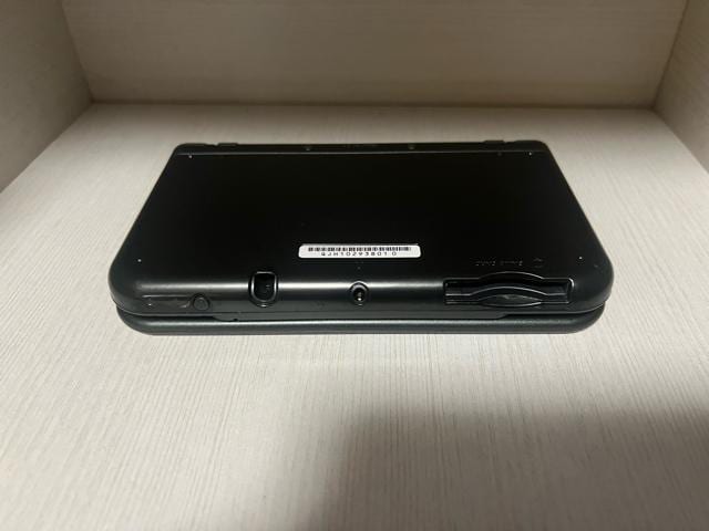 Nintendo New3DSLL ubN  Q[{/\tg 
