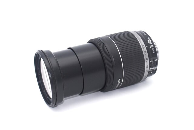Canon EF-S 18-200mm F3.5-5.6 IS  Ɠd/AV 
