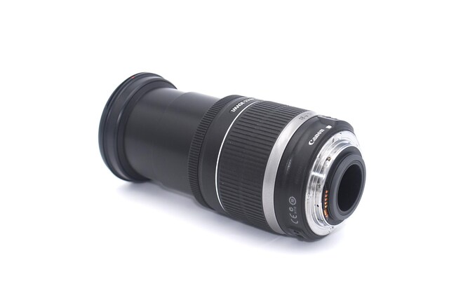 Canon EF-S 18-200mm F3.5-5.6 IS  Ɠd/AV 