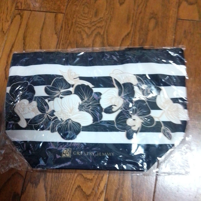 CRYSTAL JEMMY@obO@30?20?13@Vi   t@bV 