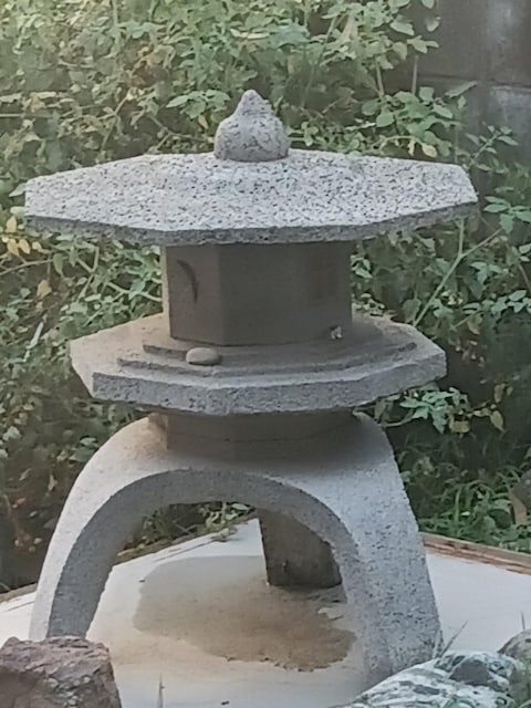 Japanese stone lantern a뉀p  CeA/Ct 