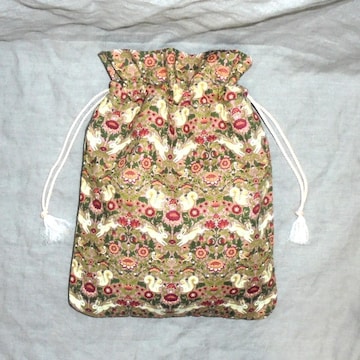 yTCYzAntique Flowerforest animalssNnВ