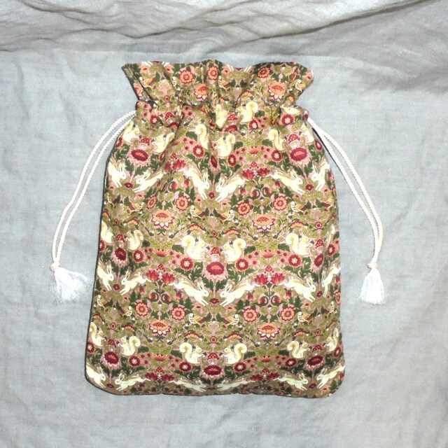yTCYzAntique Flowerforest animalssNnВ 