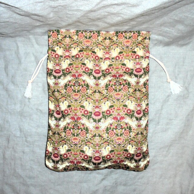 yTCYzAntique Flowerforest animalssNnВ