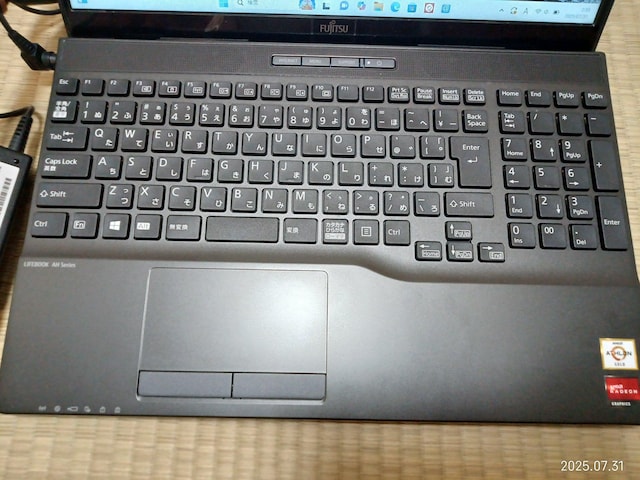 xm LIFEBOOK AH42/F1  PC{/Ӌ@ 