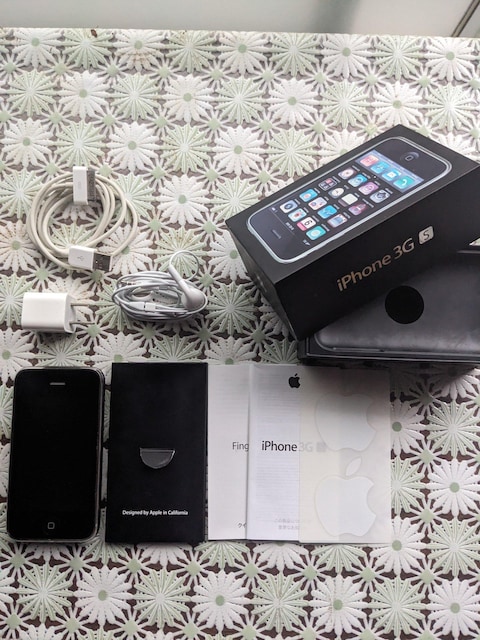 iPhone 12 mini+iPhone 3GSZbg̔