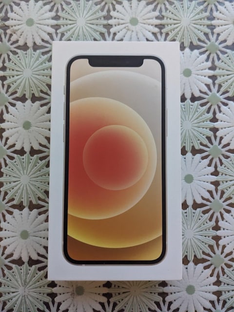 iPhone 12 mini+iPhone 3GSZbg̔