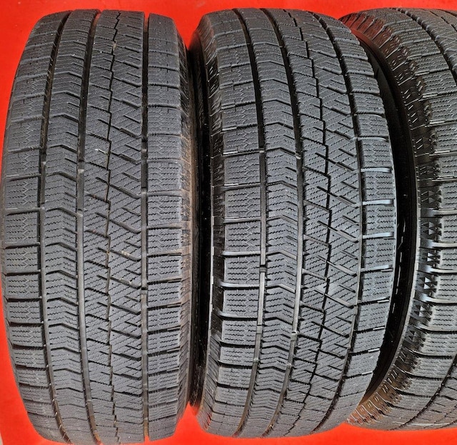 GXs[h 16~6.5J 5H PCD114.3 IS38 uaXgBLIZZAK VRX2 (215/65R16) 4{Z  /oCN