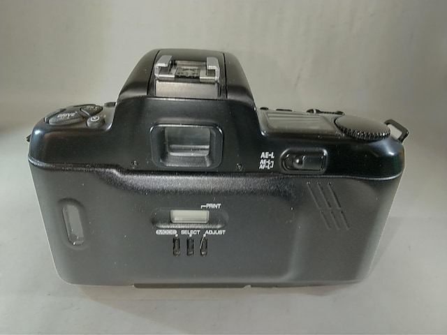 Nikon F-601 + I}P ^ 28-200mm