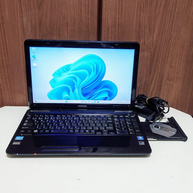 TOSHIBA dynabook Corei7 8GB SSD256GB Windows11 Office2024 J  PC{/Ӌ@ 