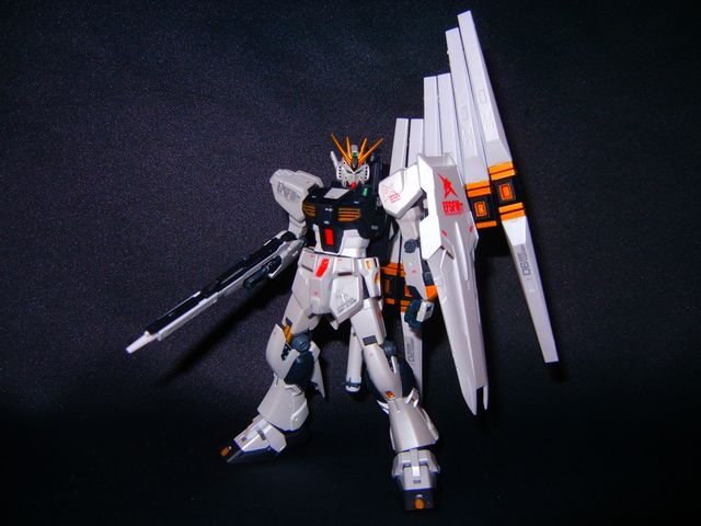 (最終値下げ)ガンダム　スペシャルペインテッド　νガンダム　サザビー RG MSN-04FF サザビー」＆「EG νガンダム［ペインティングモデル