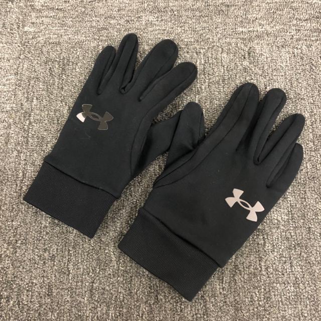  UNDER ARMOUR A_[A[}[ O[u  ubN   uh 