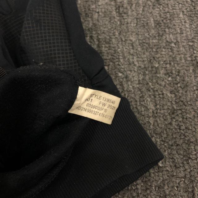  UNDER ARMOUR A_[A[}[ O[u  ubN  uh 