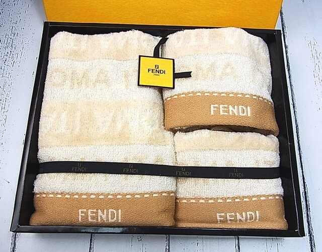 500~X^ Ki@gp@FENDI@tFfB tFCX^IP@QXg^I2