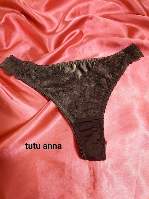 tutu anna  xA CXg[