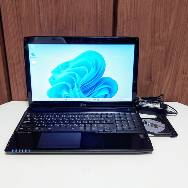 FUJITSU LIFEBOOK Corei7 16GB SSD512GB u[C DVD Excel Word J  PC{/Ӌ@ 