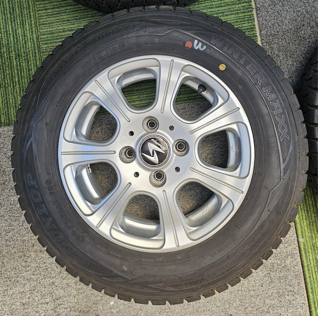 StrategyA~zC[ 13C` 5J +35 4H 100 DUNLOP WINTER MAXX WM01 155/  /oCN