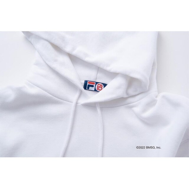 Vi FILA x BE:FIRST vI[o[ XEFbg p[J[ M EMBROIDERY PULLOVER HOODY  uh 
