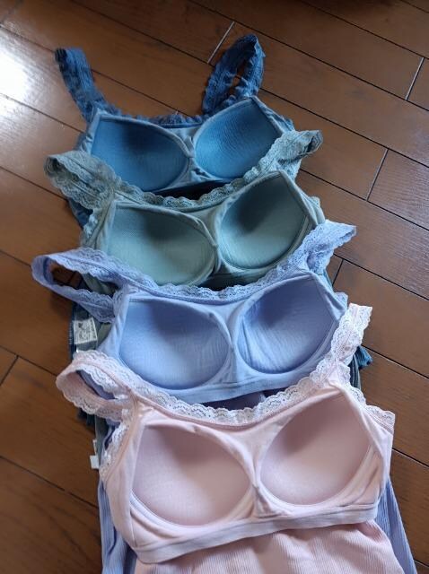 @.UNIQLO.[XtufރJbvtL~\[uL~.FjN