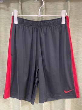 NIKE iCL jOEFA n[tpc V[gpc L ԃC