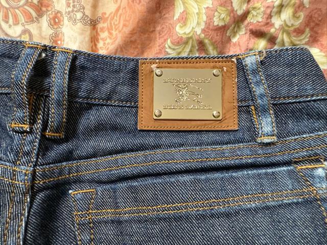 バーバリーブルーレーベル　ダークブルーロールアップデニム　24 BURBERRY BLUE LABEL - バーバリーブルーレーベル ダークブルー