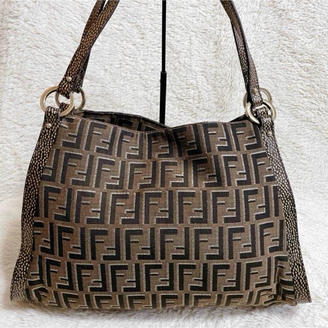 ɔi  FENDI tFfB YbJ g[gobO V_[obO  uh 