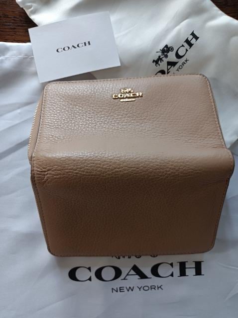_炩U[COACHEht@Xi[zx[WjOKɔiR[`