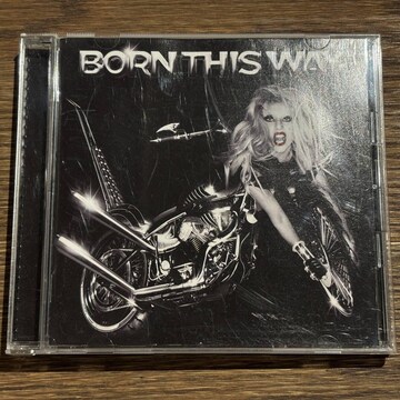 yLADY GAGAzBORN THIS WAY