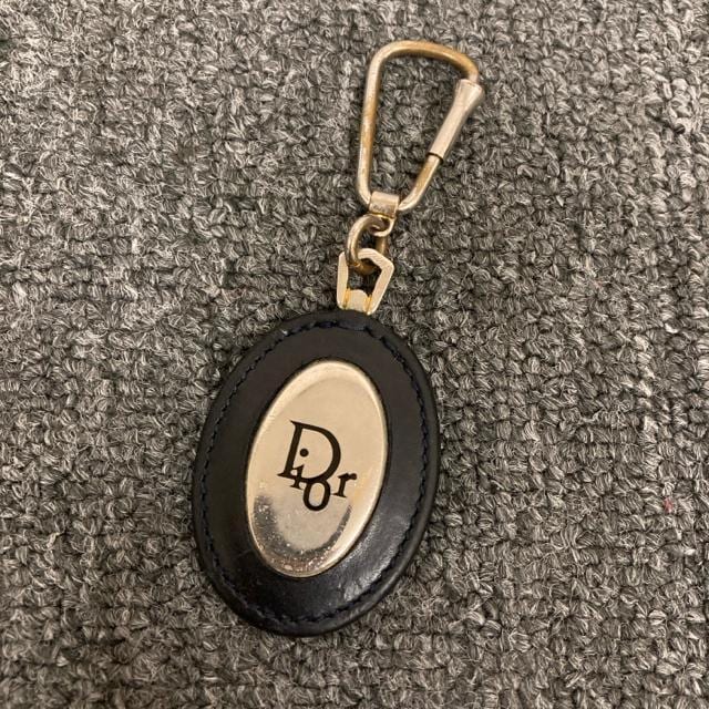  DIOR fBI[ L[O L[z_[   uh 