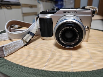 fWJ fW^J J IpX OLYMPUS PEN PL2 bNAbv { CeA