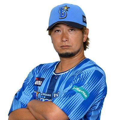 17 三嶋 一輝選手 直筆サイン入り交流戦ホームユニフォーム（未