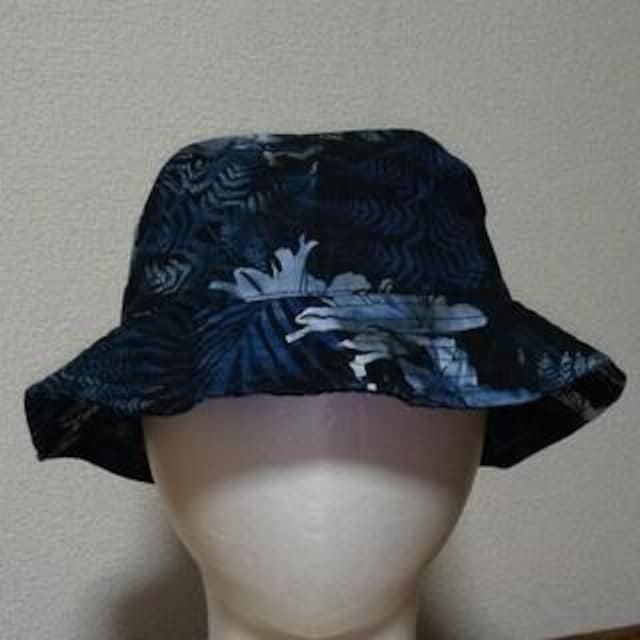 H&M Divided@{^jJ oPbgnbg gp M   jt@bV 