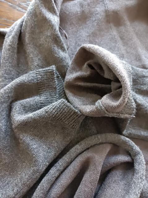 ZARA KNITViJVN[J[fBK𗧂U