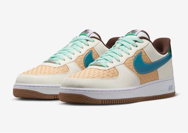NIKE AIR FORCE 1   uh 